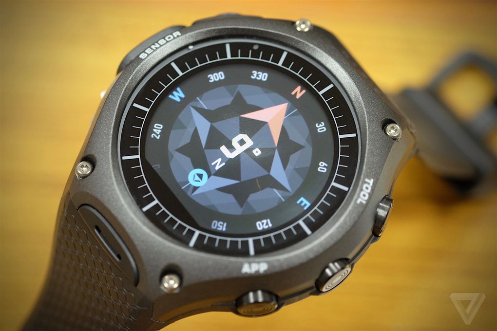 Casio Smart Watch - Zprávy z CES