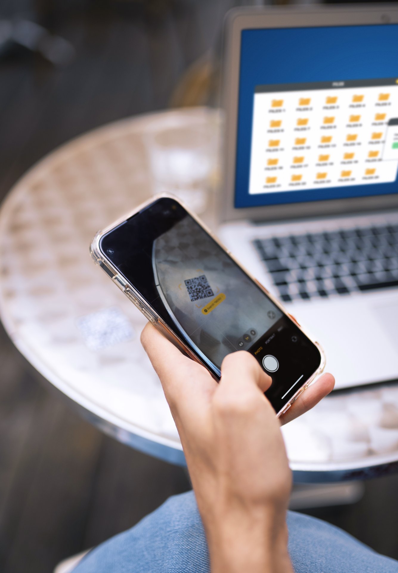 Ilustrační foto tématu nastavení oprávnění - Kyberbezpečnost na mobilních zařízeních